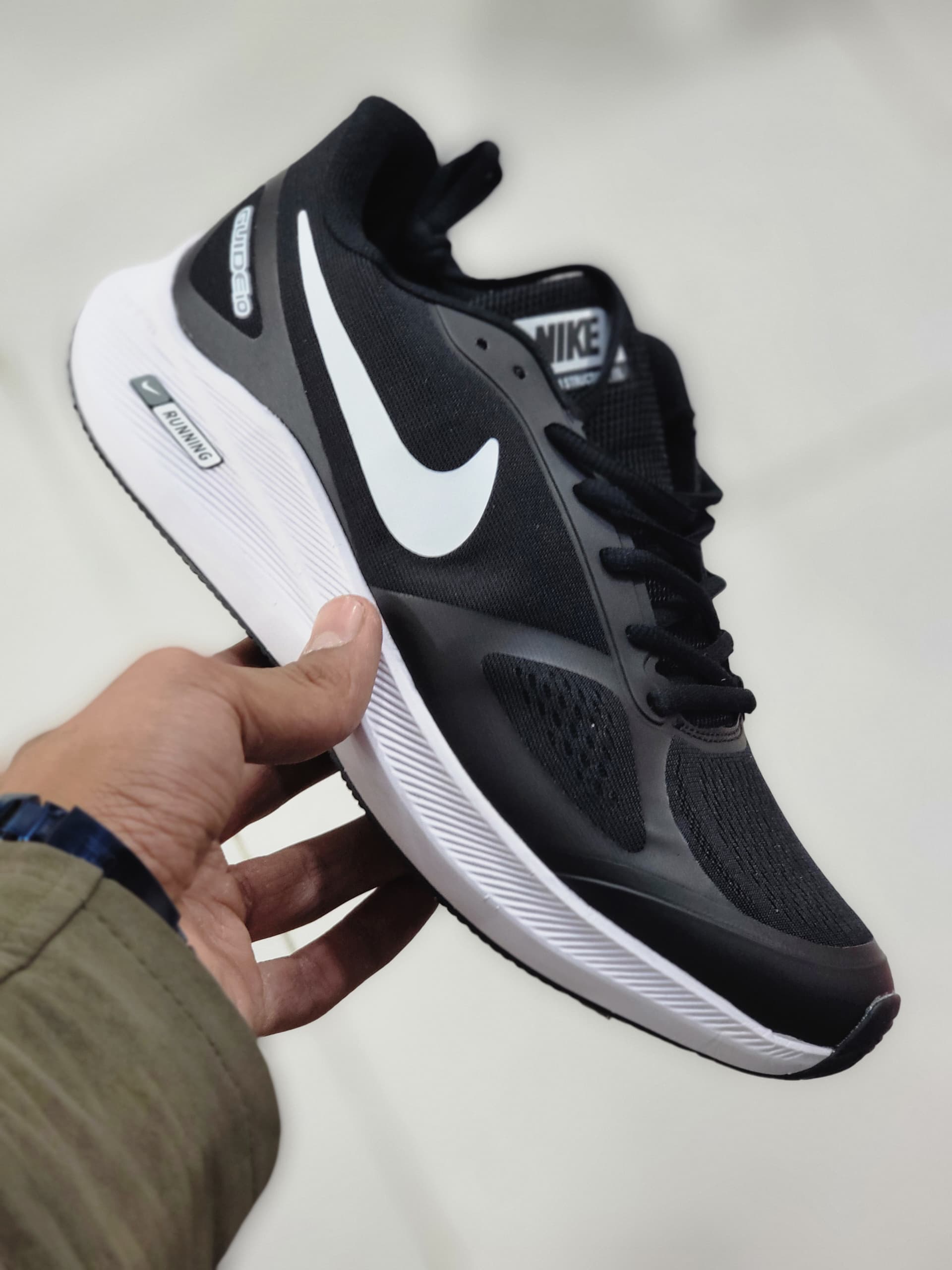 کتونی نایک گاید ۱۰